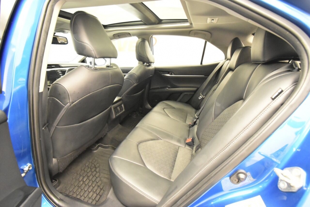 2019 Toyota Camry XSE 4dr Sedan, Blue, Mileage: 67,713 - photo 19