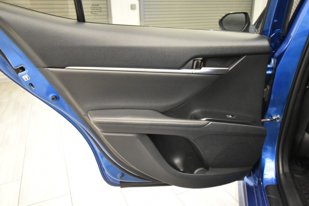 2019 Toyota Camry XSE 4dr Sedan, Blue, Mileage: 67,713 - photo 21