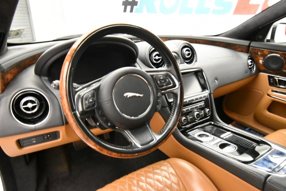 2019 Jaguar XJL Portfolio AWD 4dr Sedan, White, Mileage: 75,491 - photo 12