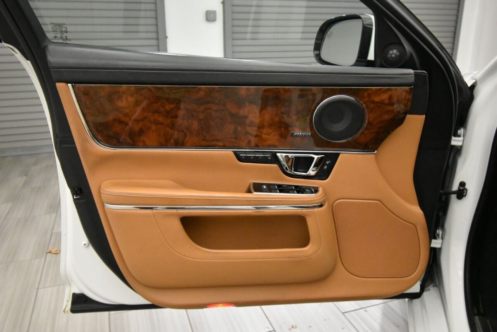 2019 Jaguar XJL Portfolio AWD 4dr Sedan, White, Mileage: 75,491 - photo 15