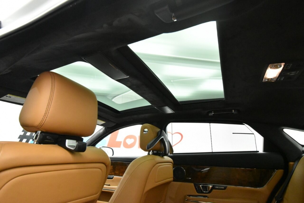 2019 Jaguar XJL Portfolio AWD 4dr Sedan, White, Mileage: 75,491 - photo 18