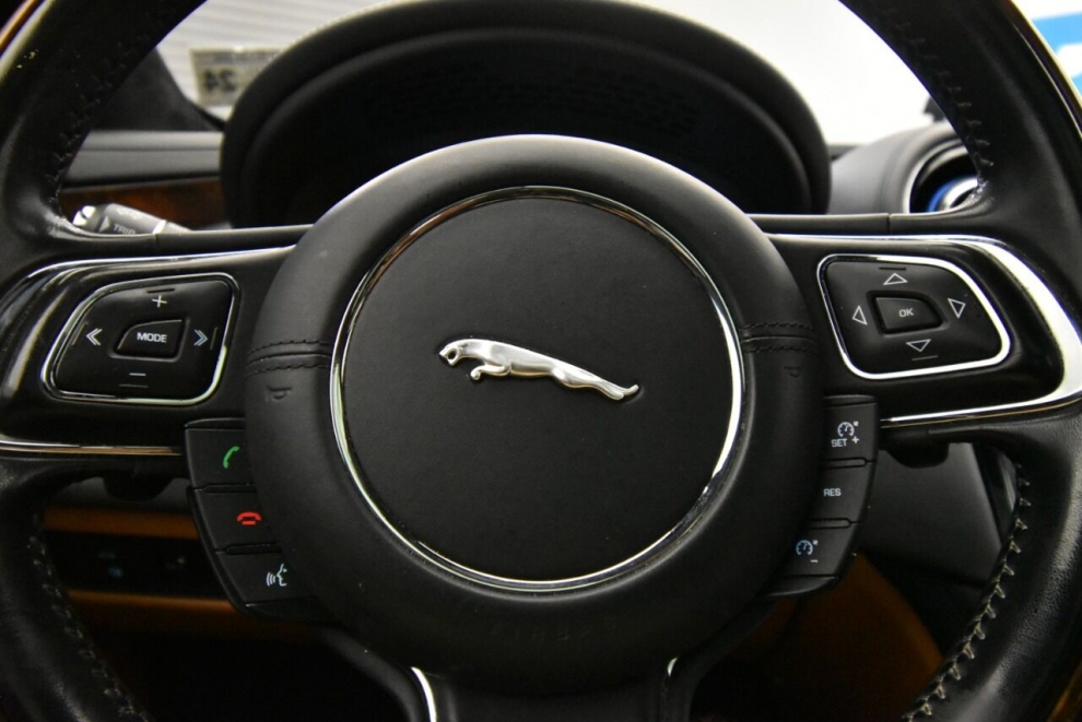 2019 Jaguar XJL Portfolio AWD 4dr Sedan, White, Mileage: 75,491 - photo 27