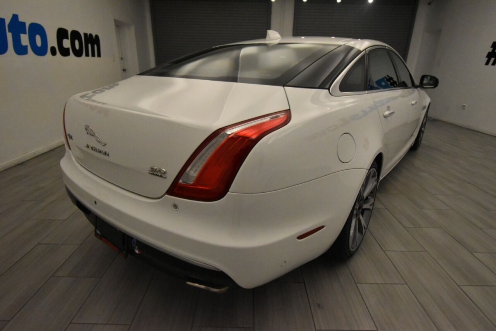 2019 Jaguar XJL Portfolio AWD 4dr Sedan, White, Mileage: 75,491 - photo 4