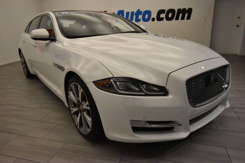 2019 Jaguar XJL Portfolio AWD 4dr Sedan, White, Mileage: 75,491 - photo 7