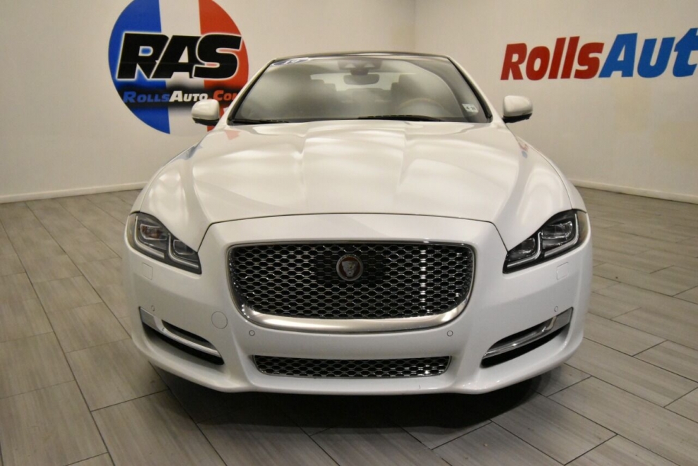 2019 Jaguar XJL Portfolio AWD 4dr Sedan, White, Mileage: 75,491 - photo 8