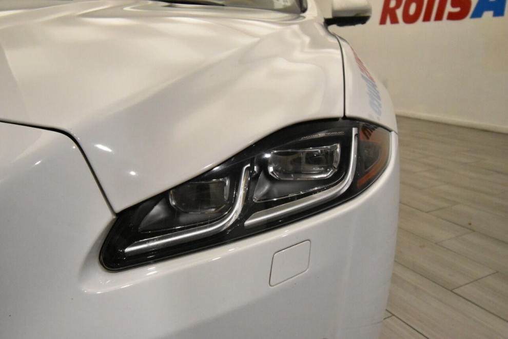 2019 Jaguar XJL Portfolio AWD 4dr Sedan, White, Mileage: 75,491 - photo 9