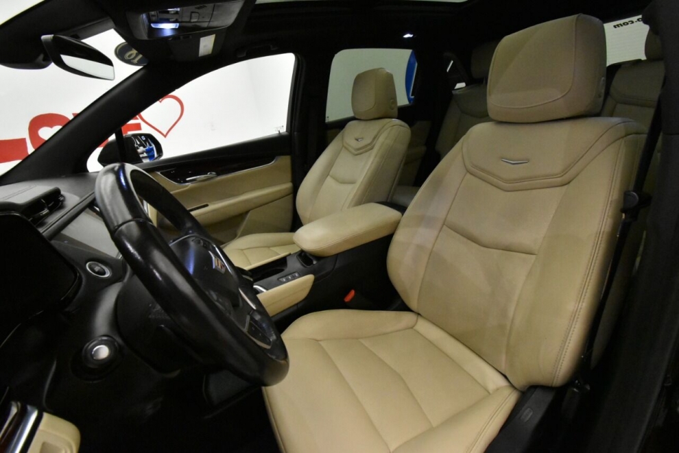 2018 Cadillac XT5 Luxury 4x4 4dr SUV, Purple, Mileage: 43,810 - photo 12