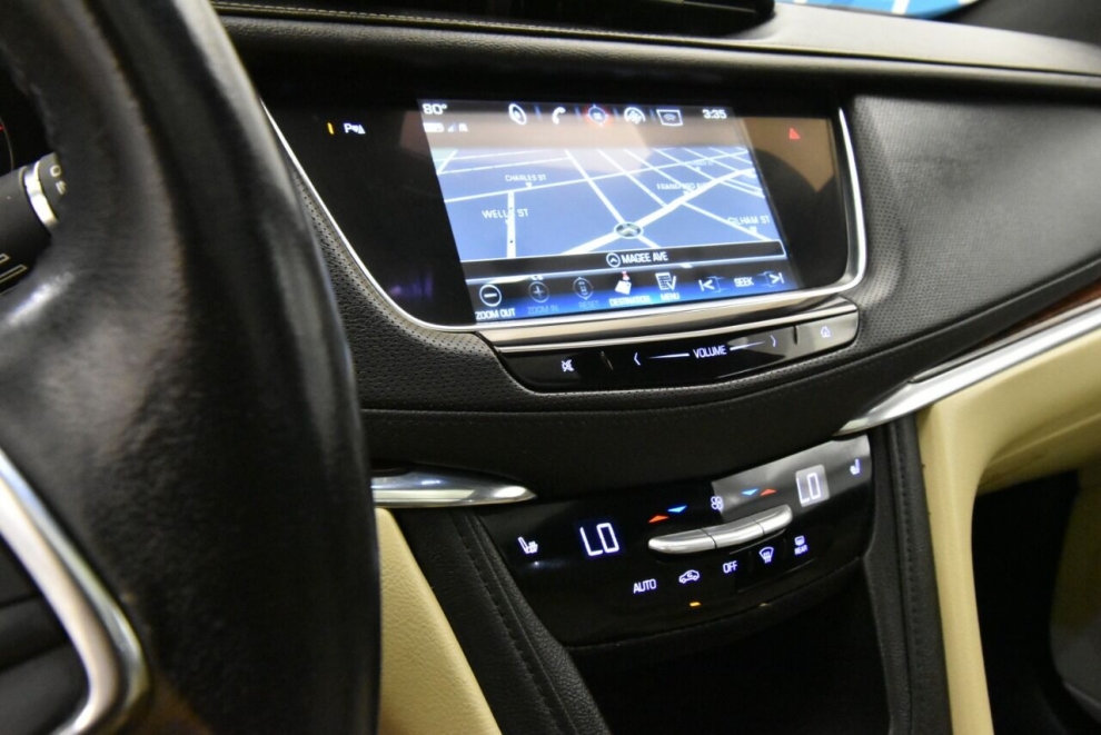 2018 Cadillac XT5 Luxury 4x4 4dr SUV, Purple, Mileage: 43,810 - photo 19