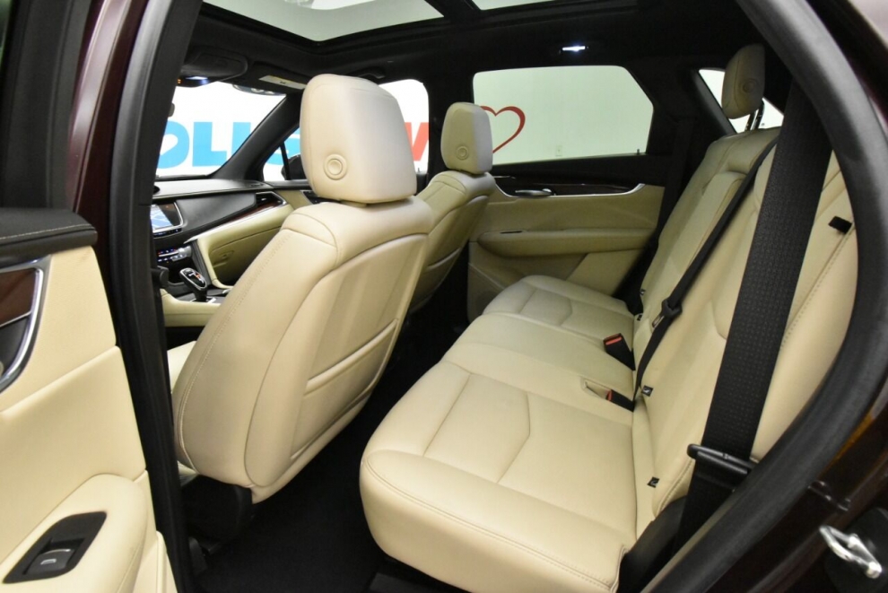 2018 Cadillac XT5 Luxury 4x4 4dr SUV, Purple, Mileage: 43,810 - photo 26