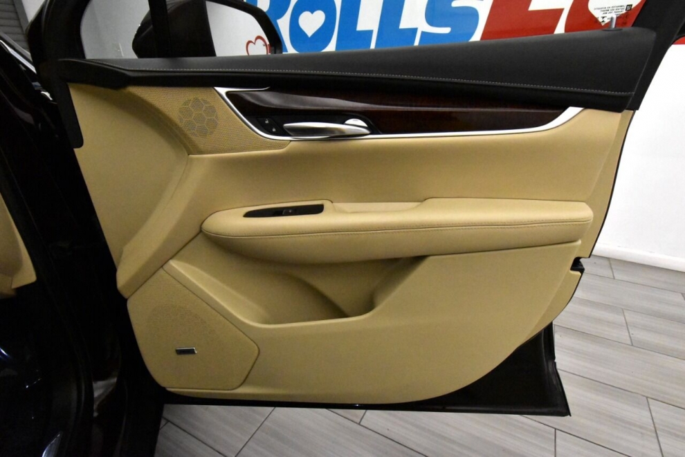 2018 Cadillac XT5 Luxury 4x4 4dr SUV, Purple, Mileage: 43,810 - photo 32