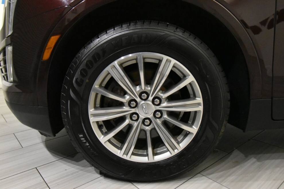 2018 Cadillac XT5 Luxury 4x4 4dr SUV, Purple, Mileage: 43,810 - photo 9