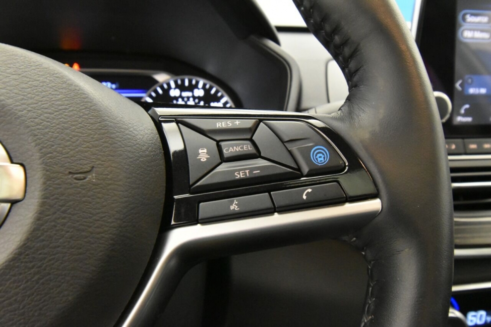2020 Nissan Altima 2.5 Platinum AWD 4dr Sedan, White, Mileage: 34,866 - photo 16