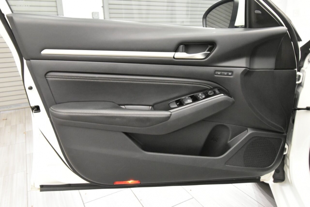 2020 Nissan Altima 2.5 Platinum AWD 4dr Sedan, White, Mileage: 34,866 - photo 22