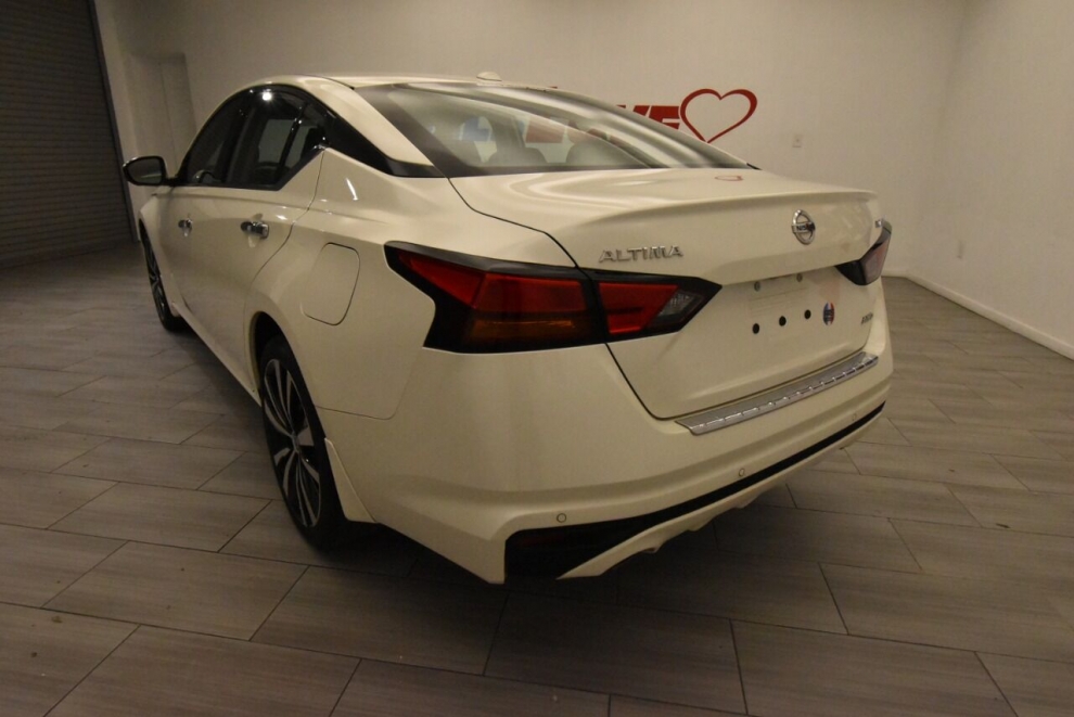 2020 Nissan Altima 2.5 Platinum AWD 4dr Sedan, White, Mileage: 34,866 - photo 2