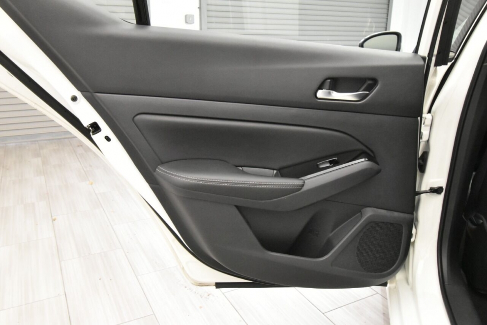 2020 Nissan Altima 2.5 Platinum AWD 4dr Sedan, White, Mileage: 34,866 - photo 28