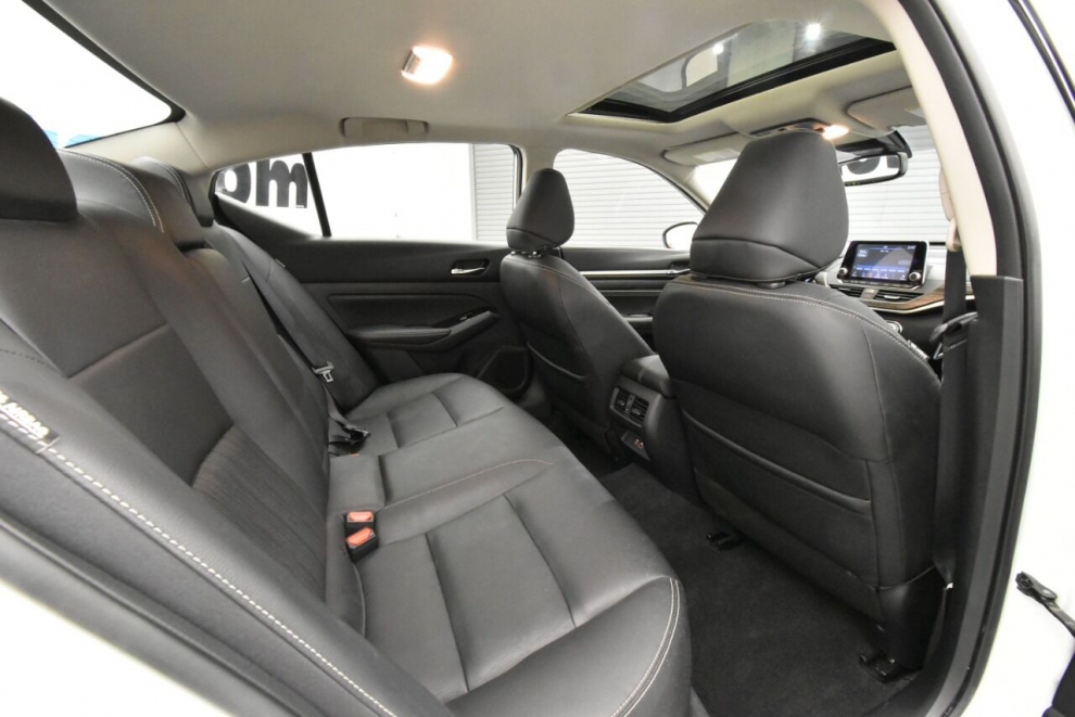 2020 Nissan Altima 2.5 Platinum AWD 4dr Sedan, White, Mileage: 34,866 - photo 29