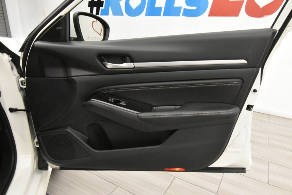 2020 Nissan Altima 2.5 Platinum AWD 4dr Sedan, White, Mileage: 34,866 - photo 32