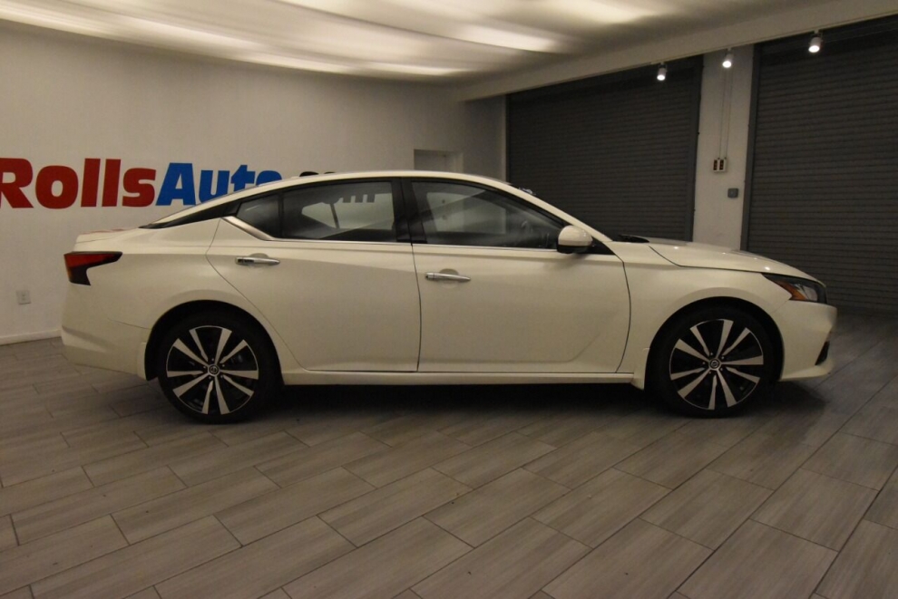 2020 Nissan Altima 2.5 Platinum AWD 4dr Sedan, White, Mileage: 34,866 - photo 6