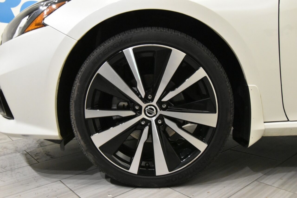 2020 Nissan Altima 2.5 Platinum AWD 4dr Sedan, White, Mileage: 34,866 - photo 9