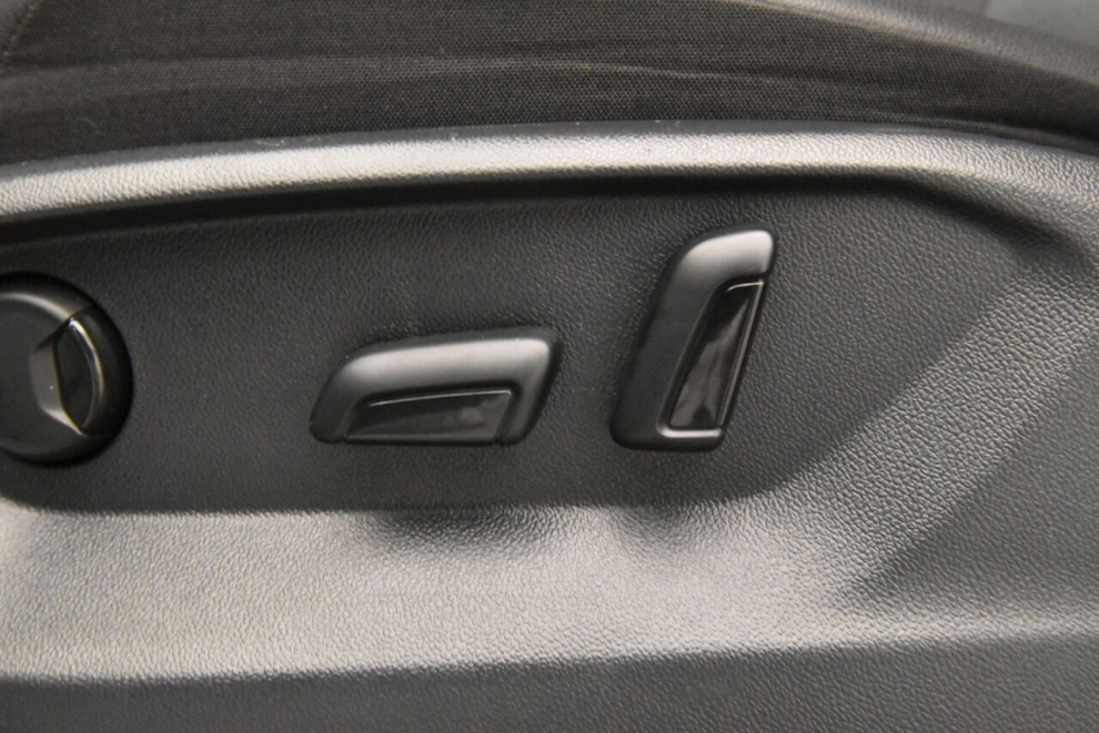 2021 Volkswagen Tiguan SE 4Motion AWD 4dr SUV, White, Mileage: 60,976 - photo 14