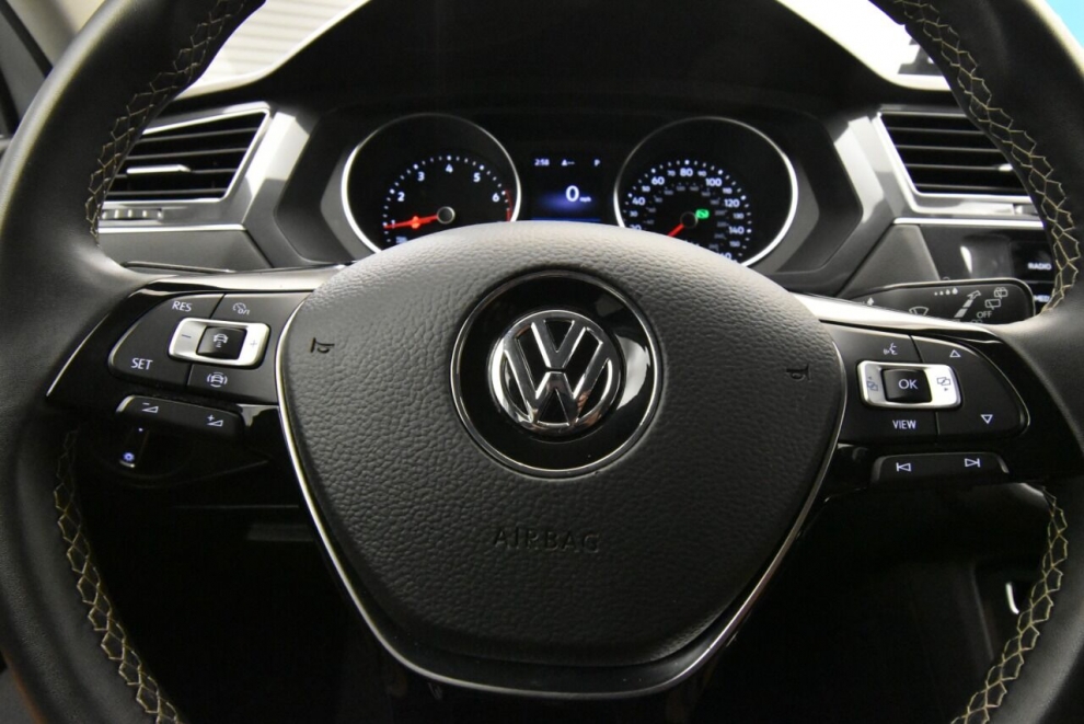2021 Volkswagen Tiguan SE 4Motion AWD 4dr SUV, White, Mileage: 60,976 - photo 15