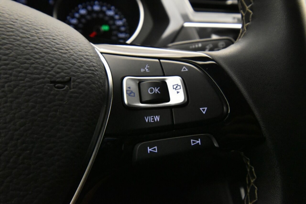 2021 Volkswagen Tiguan SE 4Motion AWD 4dr SUV, White, Mileage: 60,976 - photo 16