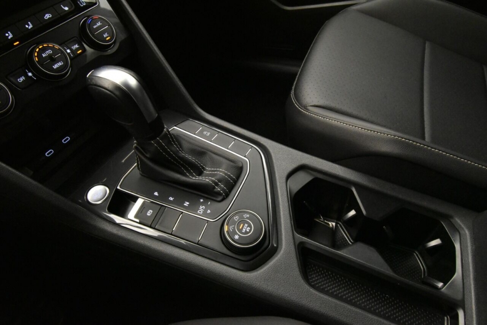 2021 Volkswagen Tiguan SE 4Motion AWD 4dr SUV, White, Mileage: 60,976 - photo 19