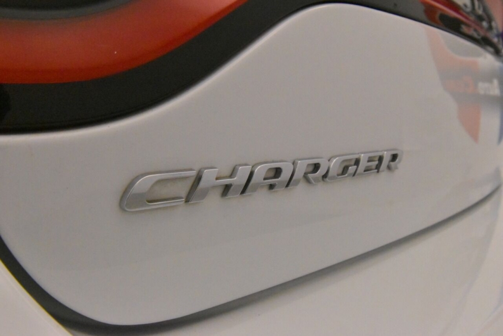 2021 Dodge Charger SXT 4dr Sedan, White, Mileage: 65,139 - photo 34