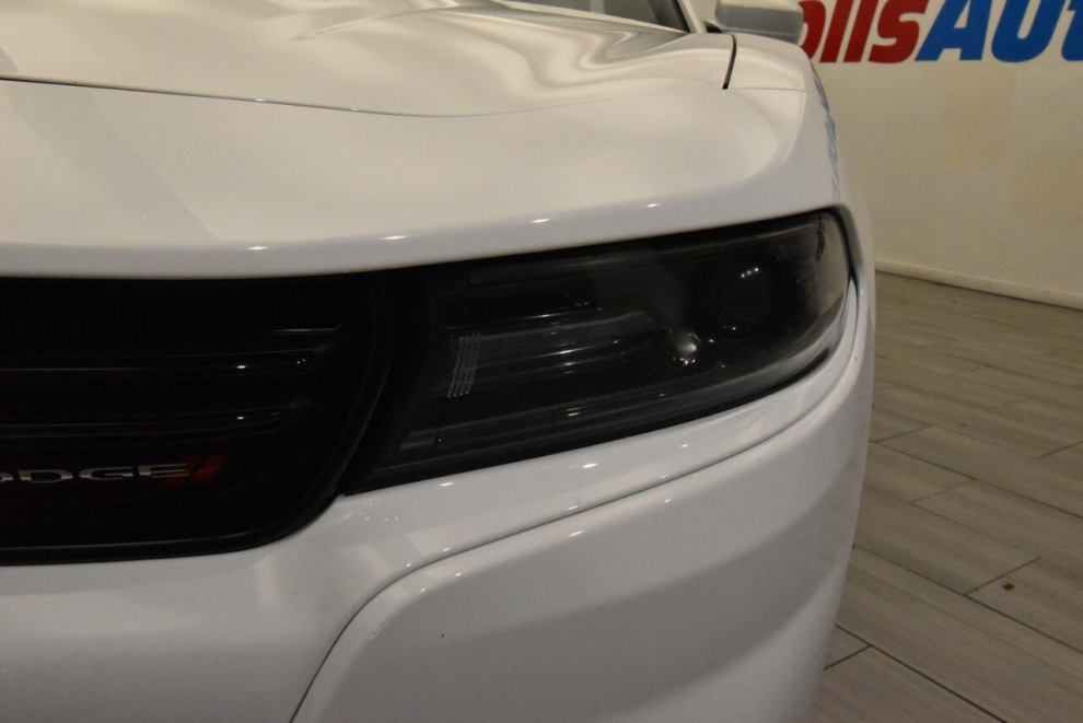 2021 Dodge Charger SXT 4dr Sedan, White, Mileage: 65,139 - photo 9