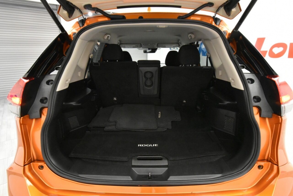 2020 Nissan Rogue SV AWD 4dr Crossover, Orange, Mileage: 60,443 - photo 34