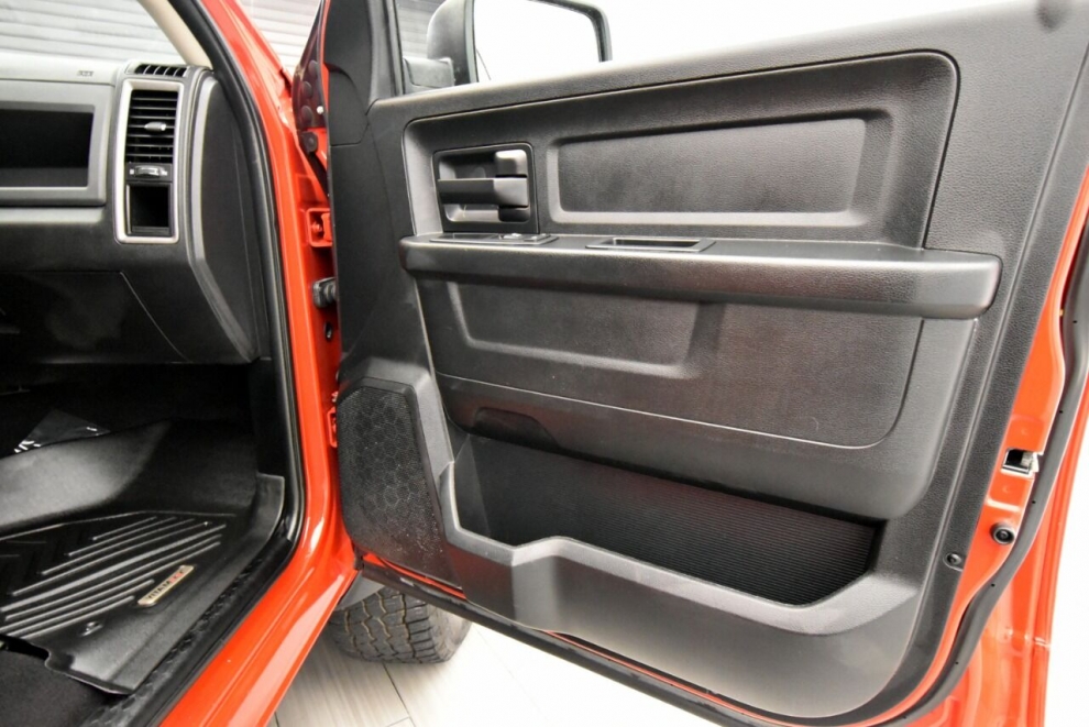 2017 RAM 1500 Express 4x4 4dr Quad Cab 6.3 ft. SB Pickup, Red, Mileage: 80,611 - photo 25