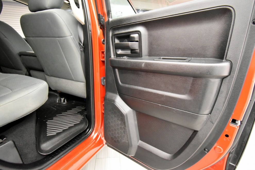2017 RAM 1500 Express 4x4 4dr Quad Cab 6.3 ft. SB Pickup, Red, Mileage: 80,611 - photo 27