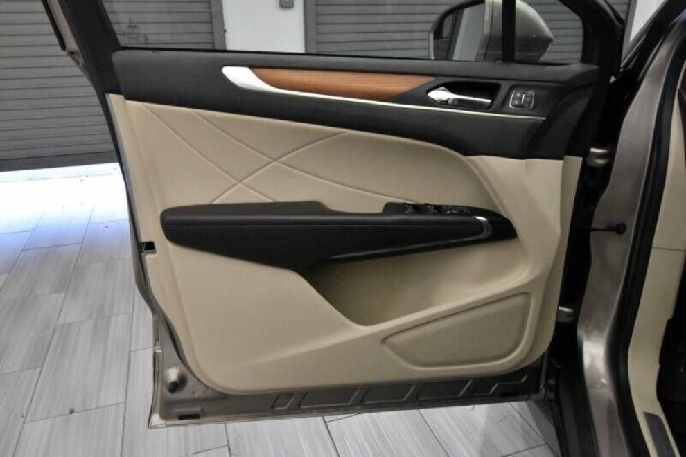 2019 Lincoln MKC Select AWD 4dr SUV, Brown, Mileage: 59,248 - photo 15