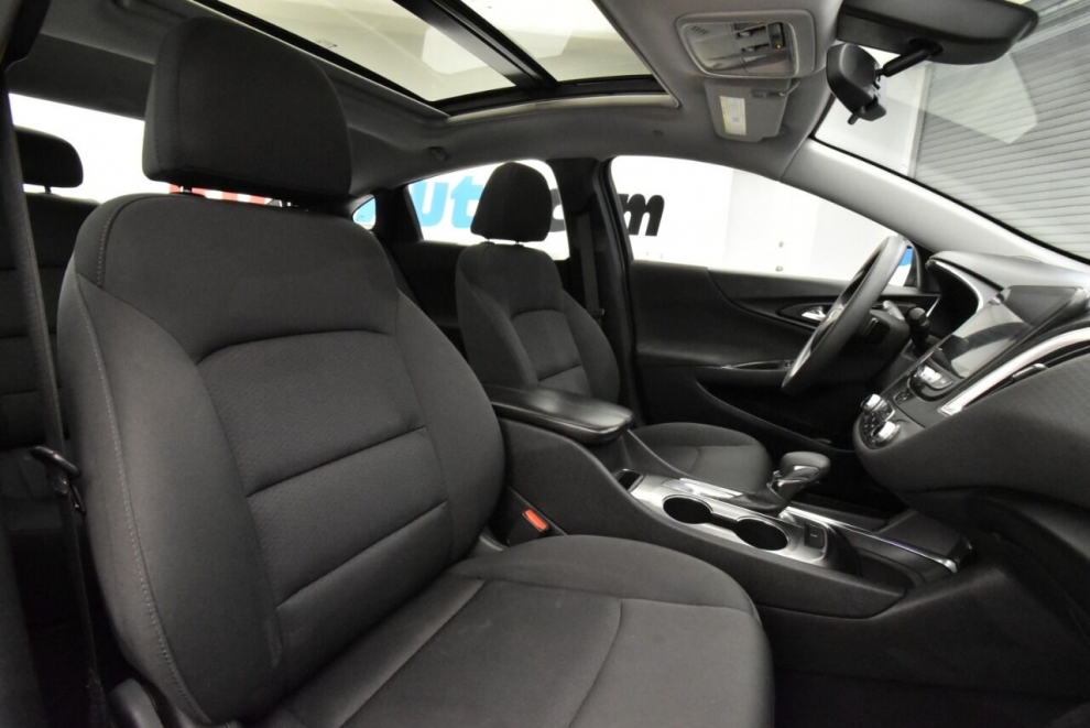 2021 Chevrolet Malibu LT 4dr Sedan, Red, Mileage: 60,451 - photo 21