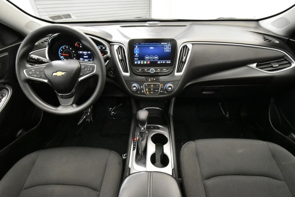 2021 Chevrolet Malibu LT 4dr Sedan, Red, Mileage: 60,451 - photo 24