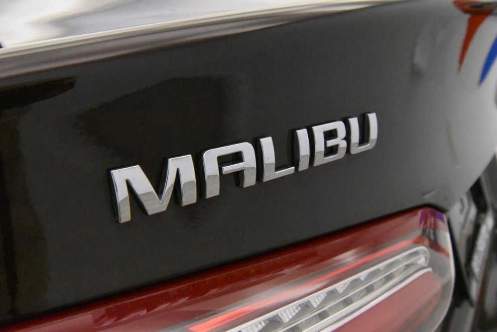 2021 Chevrolet Malibu LT 4dr Sedan, Red, Mileage: 60,451 - photo 33