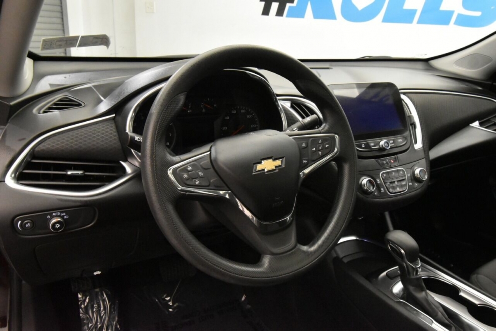 2021 Chevrolet Malibu LT 4dr Sedan, Red, Mileage: 60,451 - photo 9