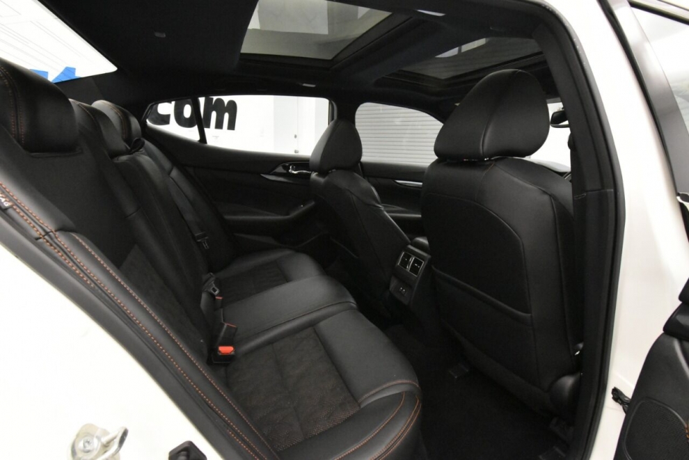 2020 Nissan Maxima 3.5 SR 4dr Sedan, White, Mileage: 41,345 - photo 22