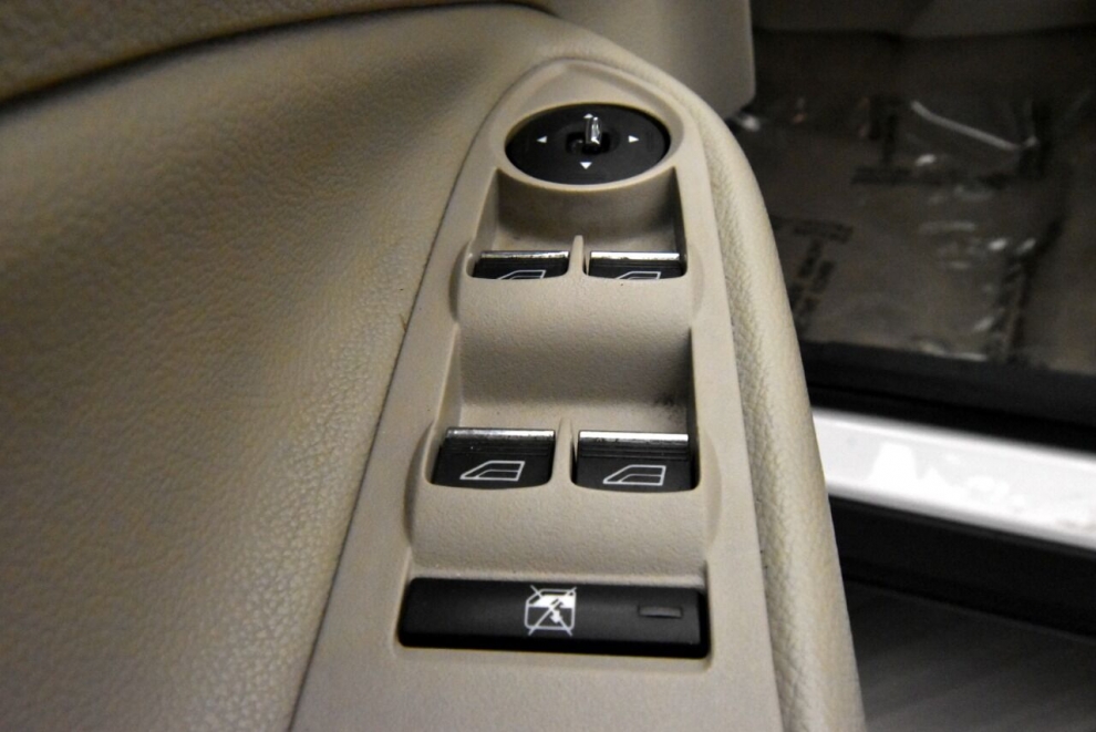 2014 Ford Escape SE AWD 4dr SUV, White, Mileage: 88,262 - photo 16