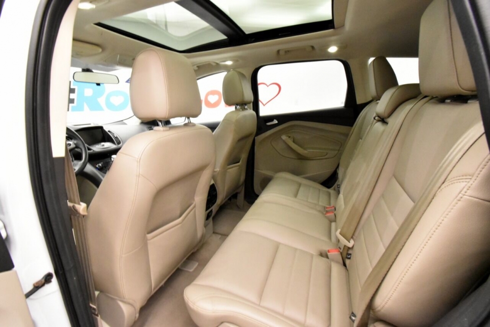 2014 Ford Escape SE AWD 4dr SUV, White, Mileage: 88,262 - photo 19