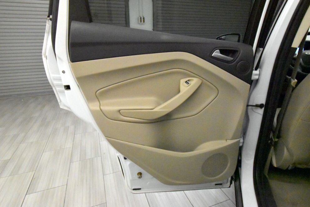 2014 Ford Escape SE AWD 4dr SUV, White, Mileage: 88,262 - photo 20