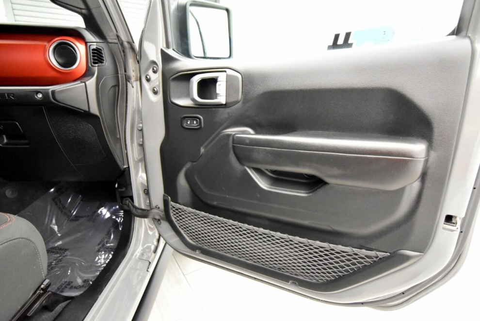 2019 Jeep Wrangler Unlimited Rubicon 4x4 4dr SUV, Gray, Mileage: 71,360 - photo 18