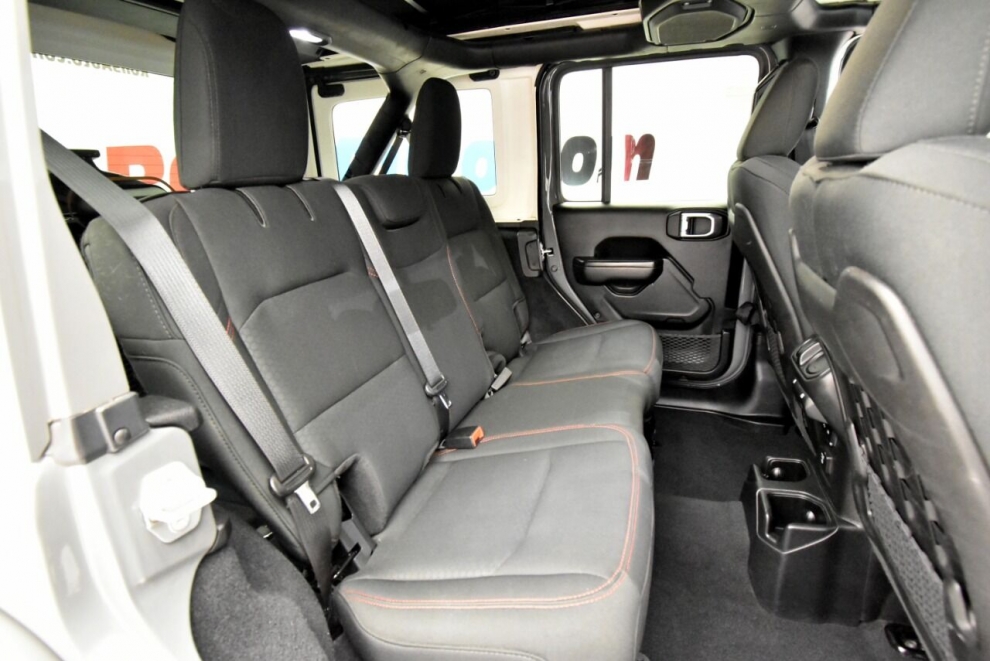 2019 Jeep Wrangler Unlimited Rubicon 4x4 4dr SUV, Gray, Mileage: 71,360 - photo 19