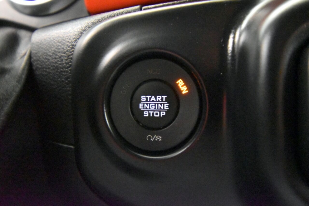 2019 Jeep Wrangler Unlimited Rubicon 4x4 4dr SUV, Gray, Mileage: 71,360 - photo 28