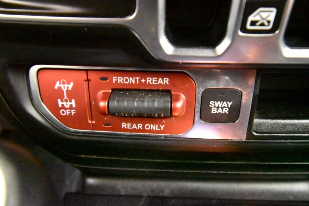 2019 Jeep Wrangler Unlimited Rubicon 4x4 4dr SUV, Gray, Mileage: 71,360 - photo 32