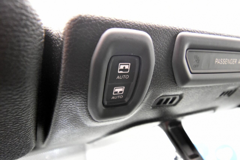2019 Jeep Wrangler Unlimited Rubicon 4x4 4dr SUV, Gray, Mileage: 71,360 - photo 35