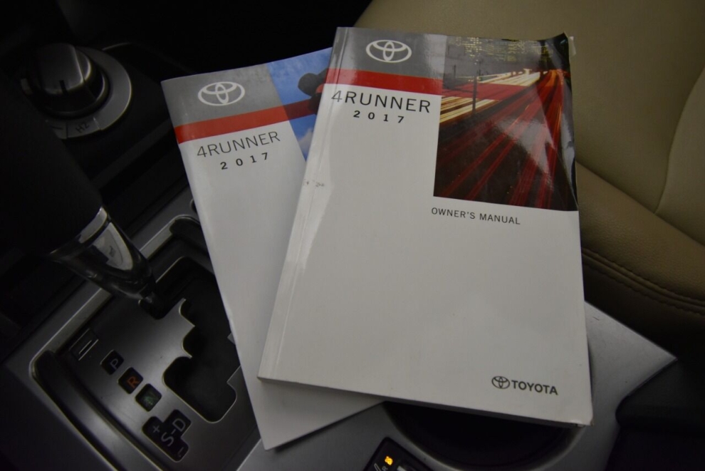 2017 Toyota 4Runner SR5 Premium 4x4 4dr SUV, White, Mileage: 94,979 - photo 39
