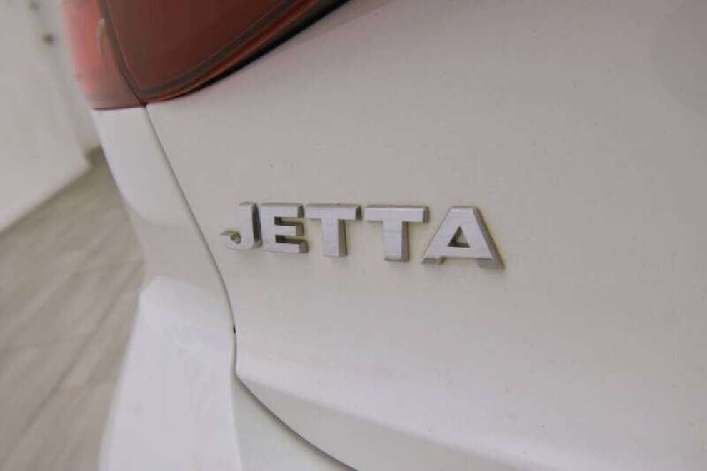 2016 Volkswagen Jetta 1.8T Sport 4dr Sedan 5M PZEV, White, Mileage: 66,501 - photo 35