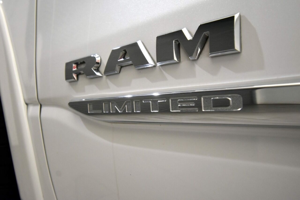 2019 RAM 1500 Limited 4x4 4dr Crew Cab 5.6 ft. SB Pickup, White, Mileage: 75,312 - photo 47