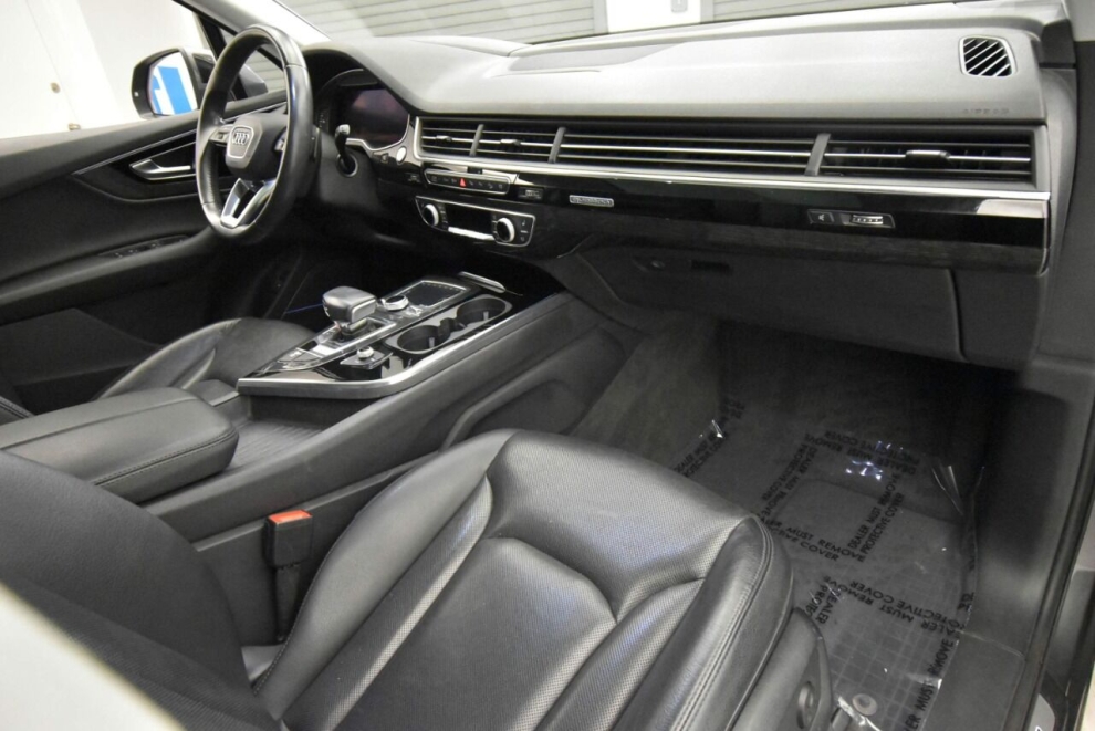 2019 Audi Q7 quattro Prestige 55 TFSI AWD 4dr SUV, Gray, Mileage: 72,316 - photo 16